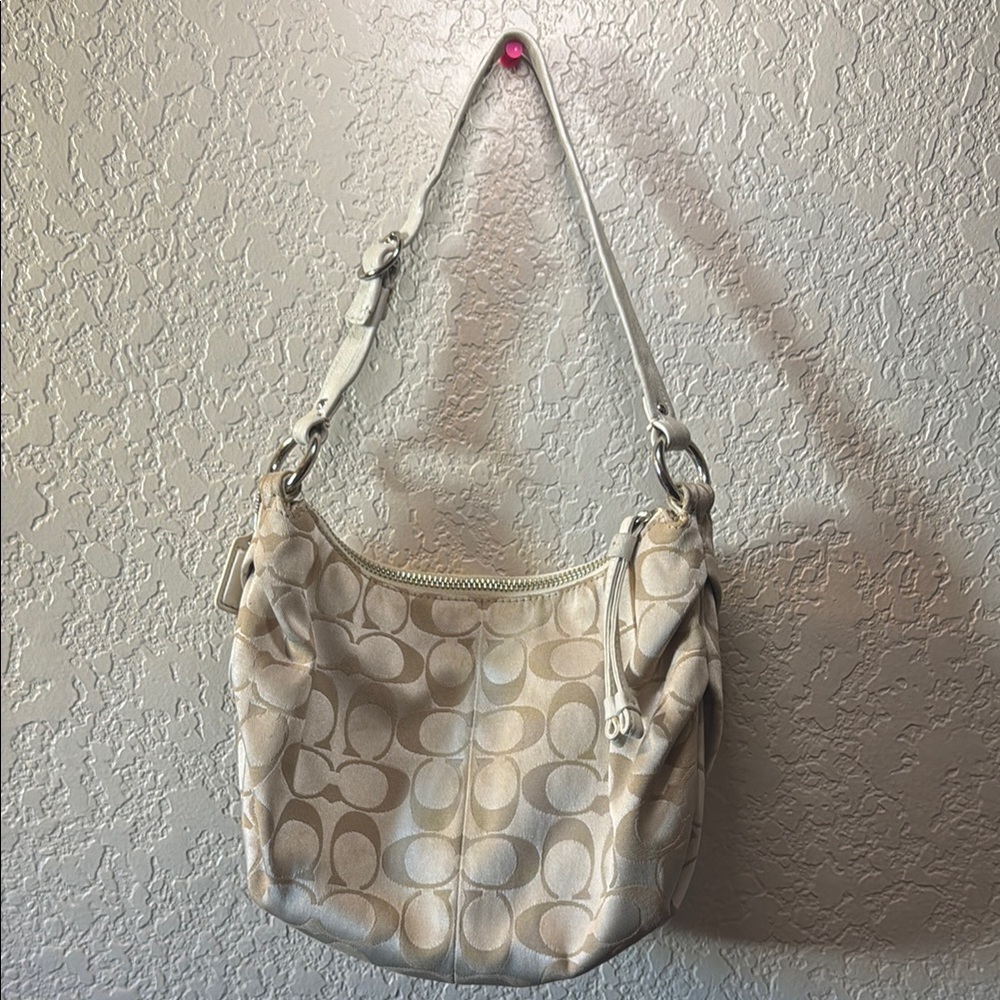 Signature coach Beige Shoulder Bag